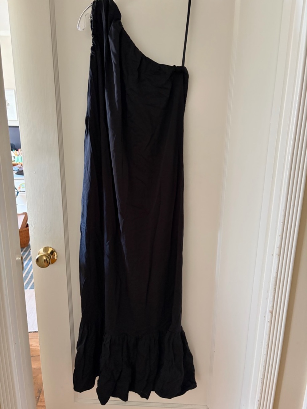 Diarrablu Black One-Shoulder Maxi Dress with Ruffle Hem